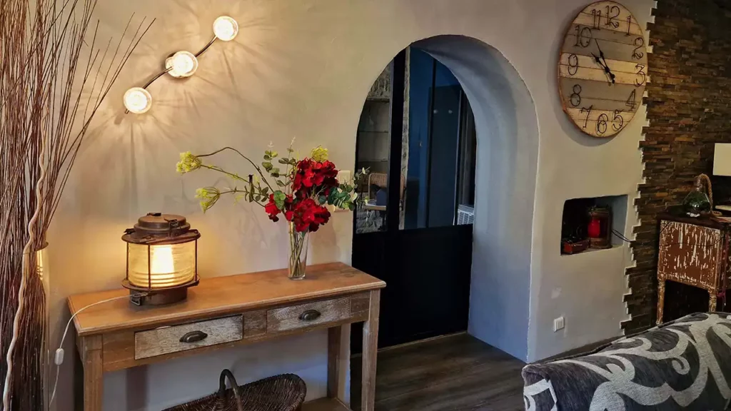 Entrée de la Chambre du Boudoir de la Baronne. Love room romantique