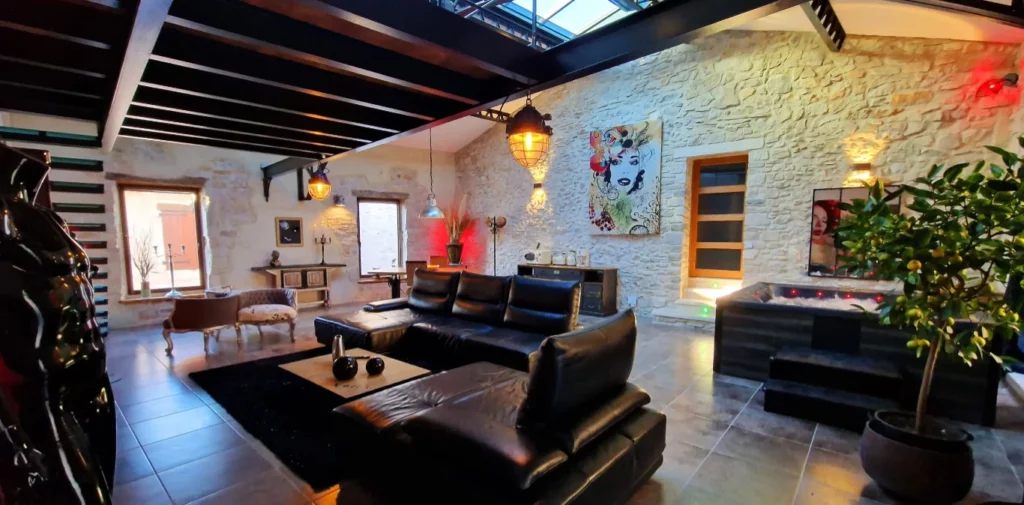 Le salon en cuir noir