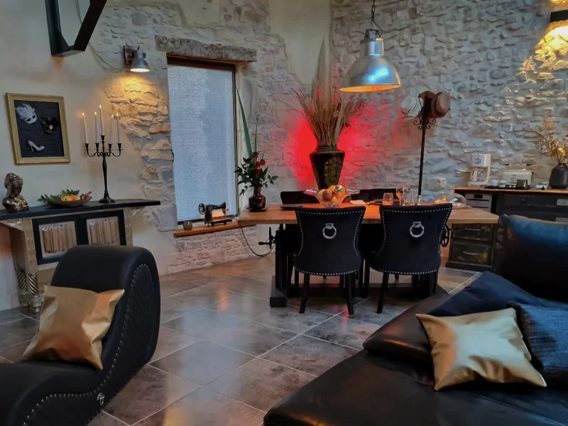 Le salon de la suite l'Atelier du Marquis