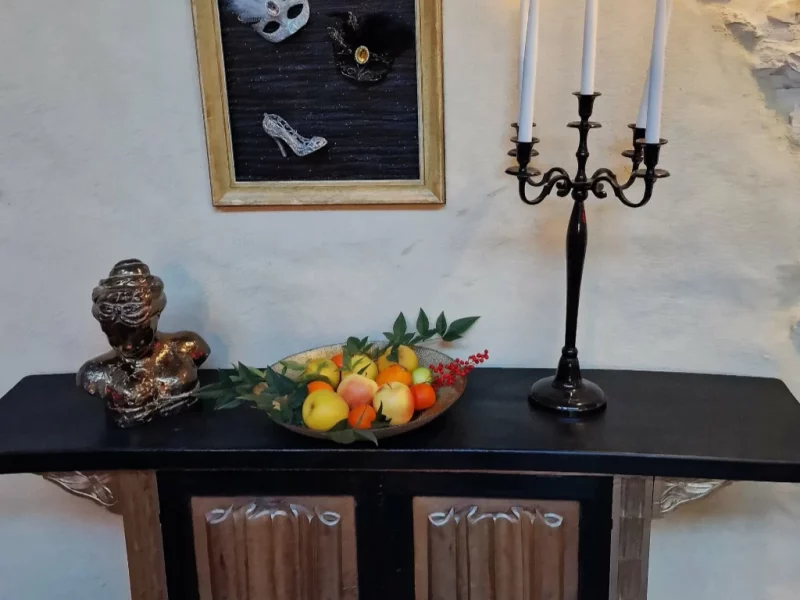Petit meuble décoratif bois et métal noir