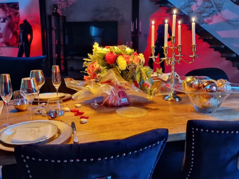 La Table d'Hôtes de la suite l'Atelier du Marquis