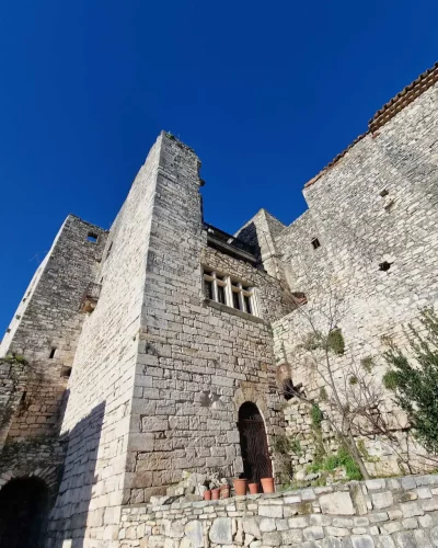 Les murs extérieurs de la cité médiévale